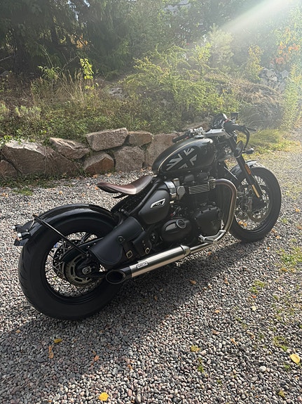 Triumph BONNEVILLE BOBBER TFC 12 of 12