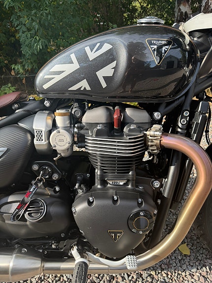 Triumph BONNEVILLE BOBBER TFC 7 of 12