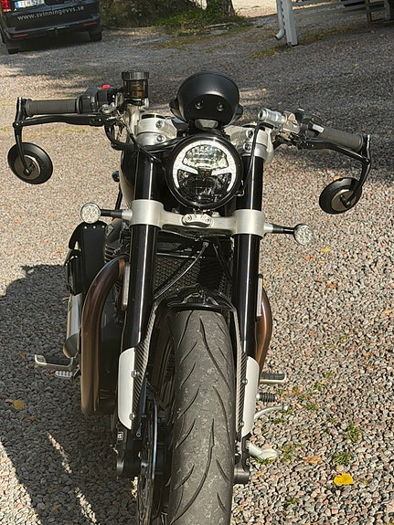Triumph BONNEVILLE BOBBER TFC 2 of 12
