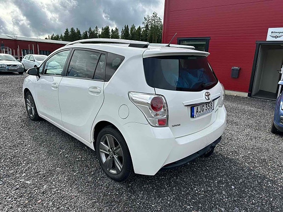 Toyota Verso 3 of 6