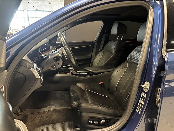 BMW M550i 6 of 18