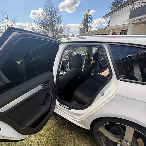 Audi A4 6 of 11