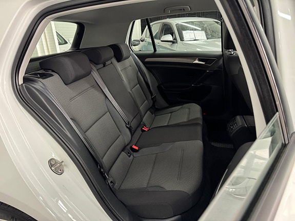 Volkswagen Golf I 21 of 24