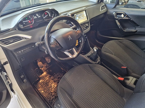 Peugeot 208 9 of 20
