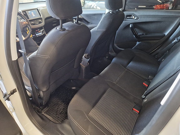 Peugeot 208 10 of 20