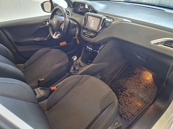 Peugeot 208 15 of 20