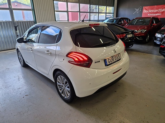 Peugeot 208 4 of 20