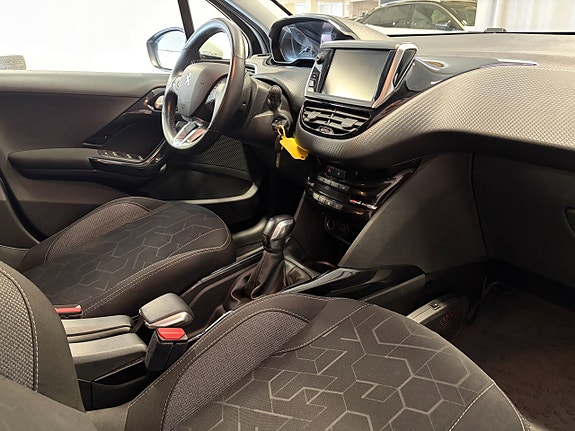 Peugeot 2008 8 of 11