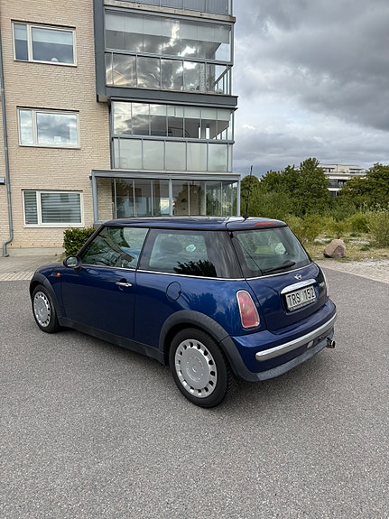 MINI Cooper 5 of 6