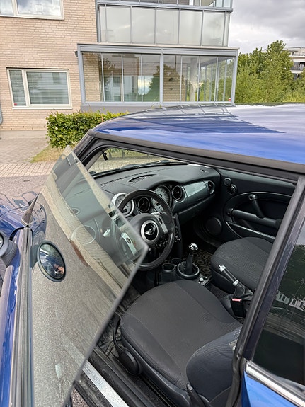 MINI Cooper 6 of 6