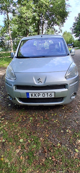 Peugeot Partner Tepee 2 of 11