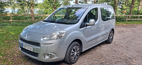 Peugeot Partner Tepee 3 of 11