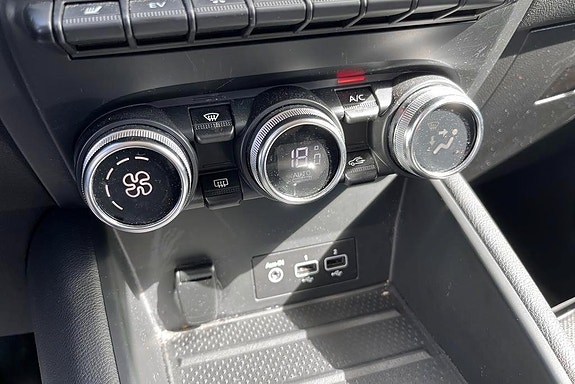 Renault Captur 12 of 14