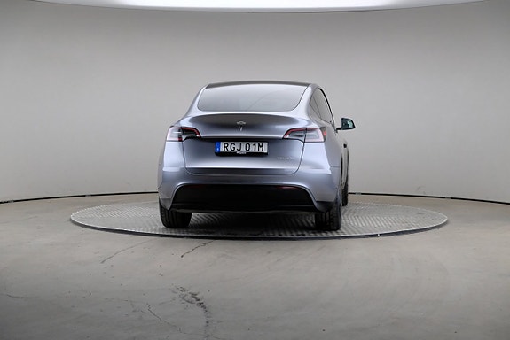 Tesla Model Y 5 of 25