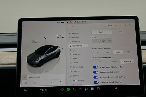 Tesla Model Y 24 of 25