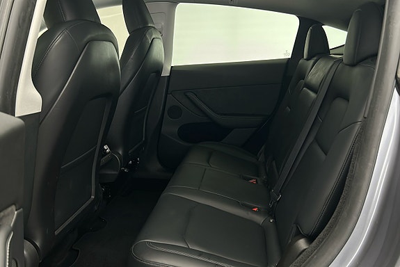 Tesla Model Y 12 of 25