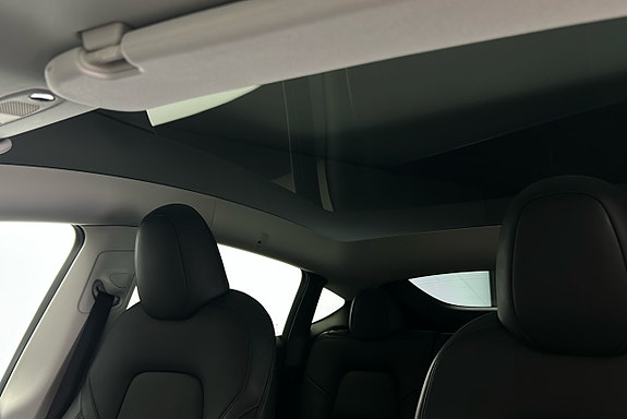 Tesla Model Y 17 of 25