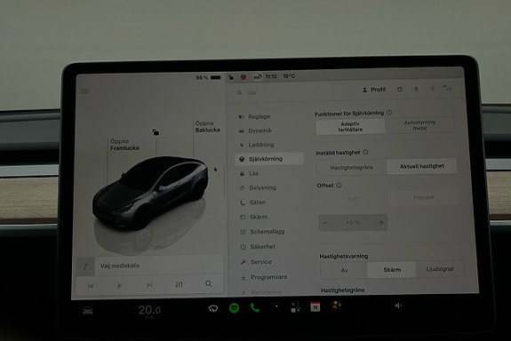 Tesla Model Y 23 of 25