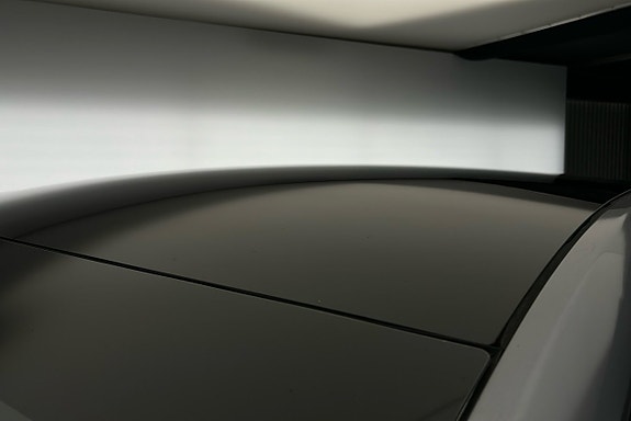 Tesla Model Y 18 of 25