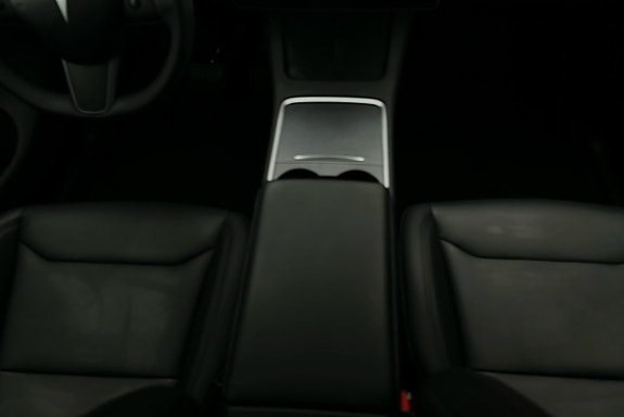 Tesla Model Y 8 of 25