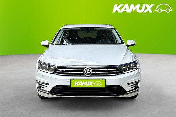 Volkswagen Passat 6 of 26