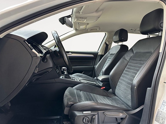 Volkswagen Passat 10 of 26