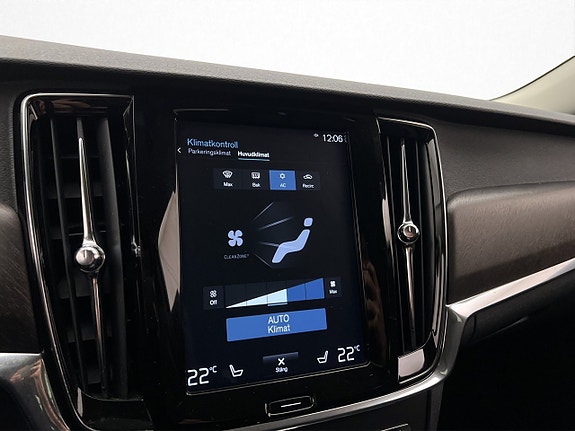 Volvo V90 Cross Country 18 of 30