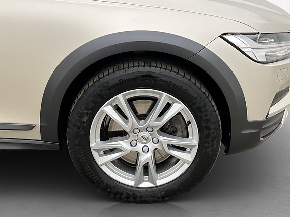 Volvo V90 Cross Country 30 of 30