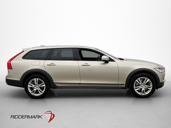 Volvo V90 Cross Country 6 of 30