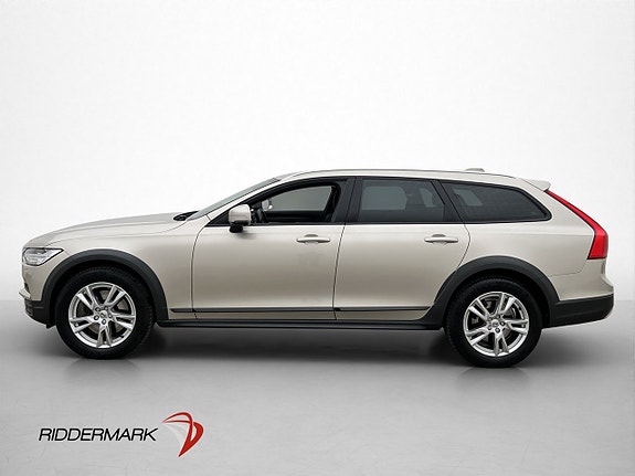 Volvo V90 Cross Country 4 of 30