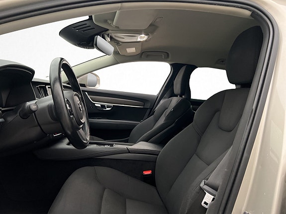 Volvo V90 Cross Country 12 of 30