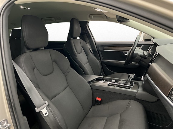 Volvo V90 Cross Country 10 of 30