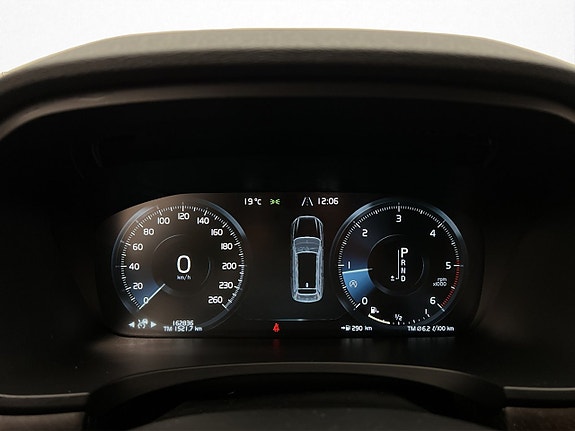 Volvo V90 Cross Country 16 of 30