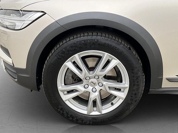 Volvo V90 Cross Country 27 of 30