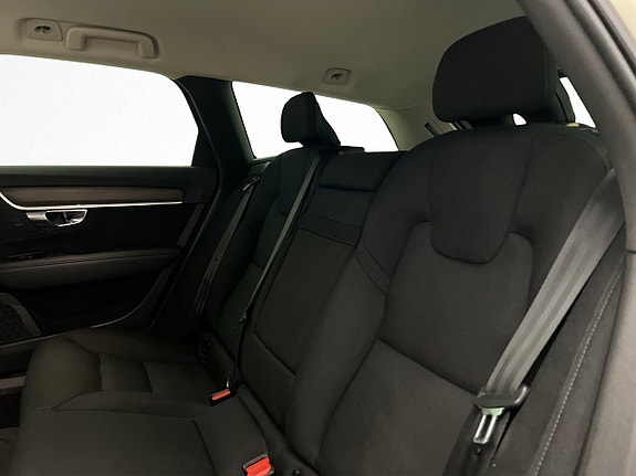 Volvo V90 Cross Country 14 of 30