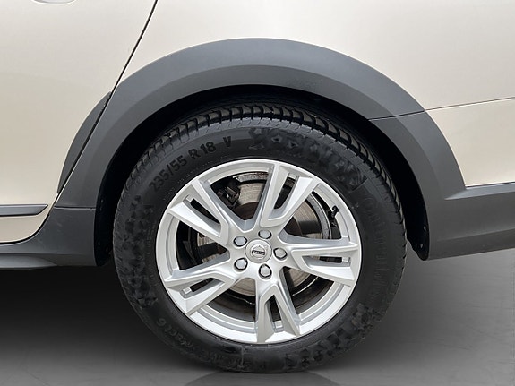 Volvo V90 Cross Country 28 of 30