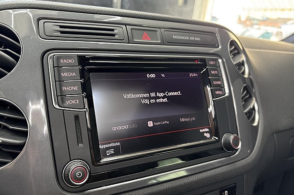 Volkswagen Tiguan 14 of 21