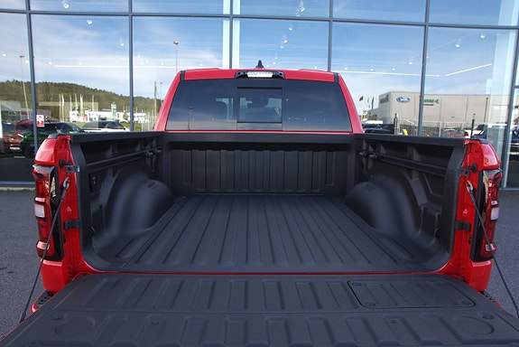 Dodge RAM 1500 8 of 14