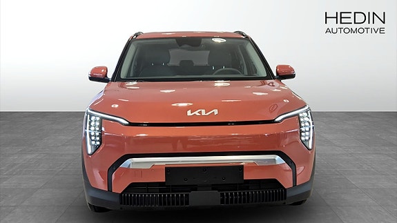 Kia EV3 2 of 12