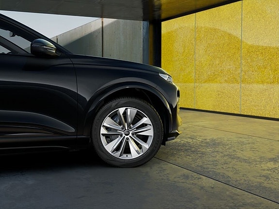 Audi Q6 e-tron 4 of 11