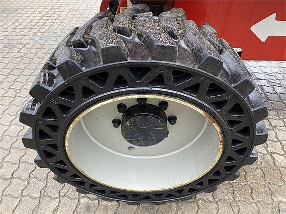 Manitou 220TJ+ 7 of 11