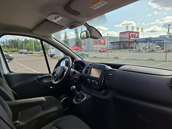 Opel Vivaro 5 of 9