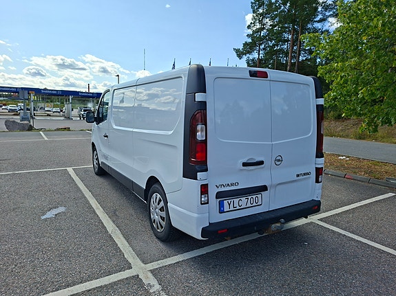 Opel Vivaro 4 of 9