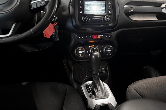 Jeep Renegade 11 of 17