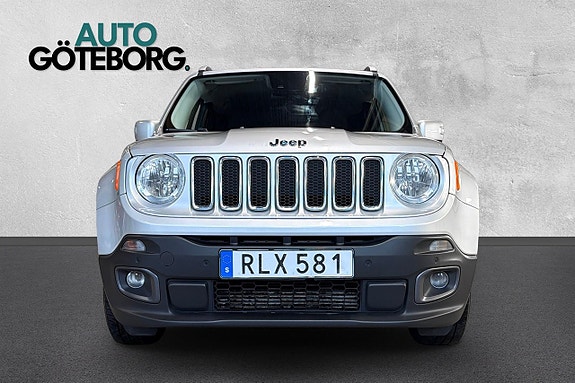 Jeep Renegade 8 of 15