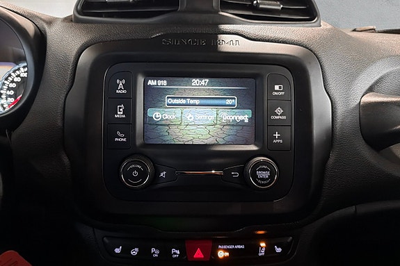 Jeep Renegade 11 of 15