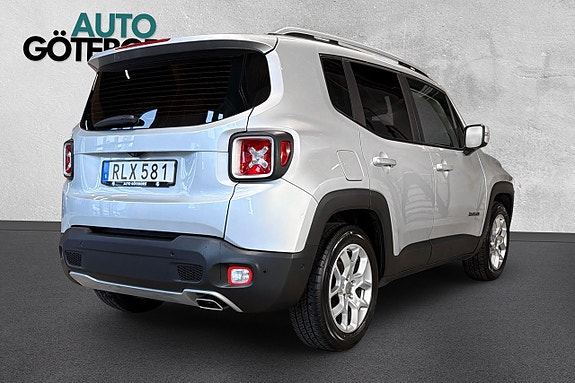 Jeep Renegade 6 of 15