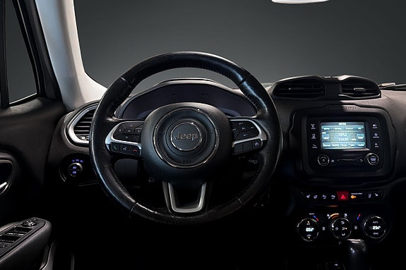 Jeep Renegade 12 of 17