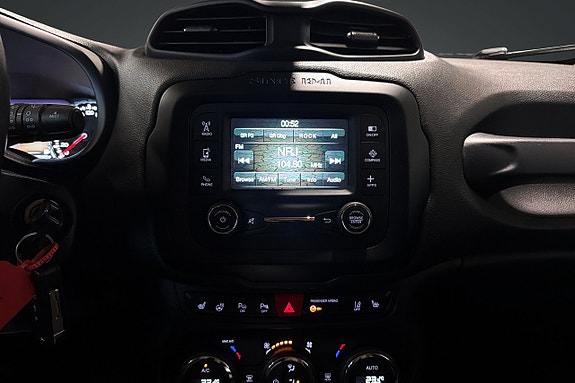 Jeep Renegade 14 of 17