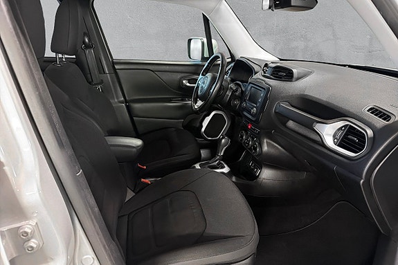 Jeep Renegade 14 of 15